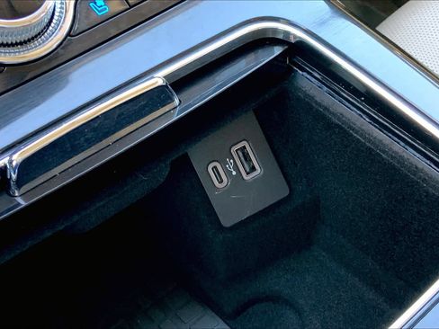 Used 2022 Lincoln Nautilus Reserve FWD image 35