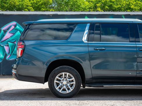Used 2021 Chevrolet Suburban LT RWD image 10