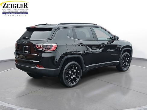 New 2026 Jeep Compass Latitude image 5