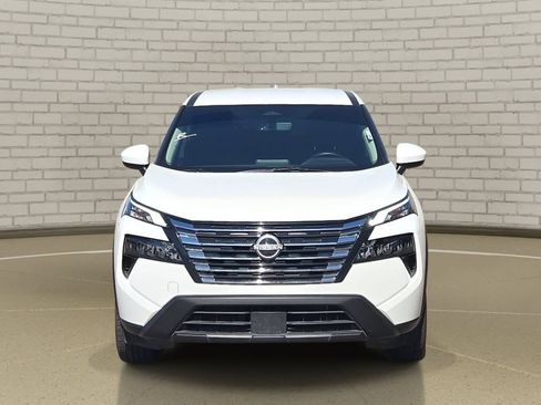 Used 2025 Nissan Rogue SV FWD image 2