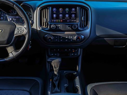 Used 2019 Chevrolet Colorado Z71 image 11