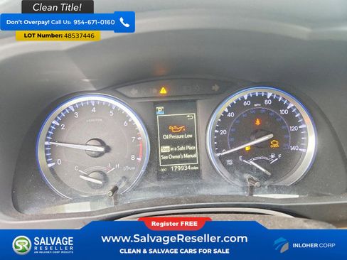 Used 2019 Toyota Highlander XLE FWD image 12