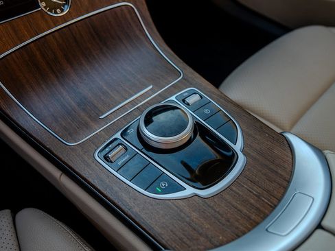 Used 2019 Mercedes-Benz C 300 Sedan image 22