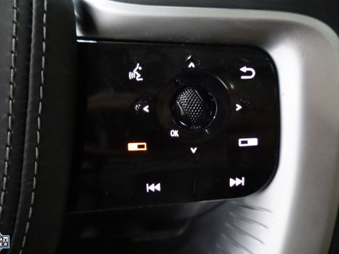 Used 2025 INFINITI QX80 Sensory image 18