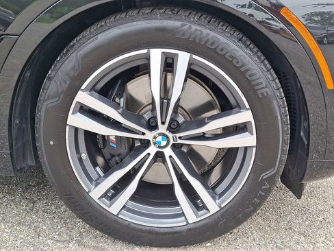 Used 2025 BMW X7 M60i w/ Executive Package image 8