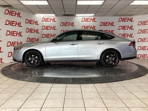Used 2025 Honda Accord SE image 4