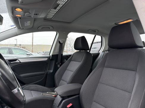 Used 2011 Volkswagen Golf TDI image 25