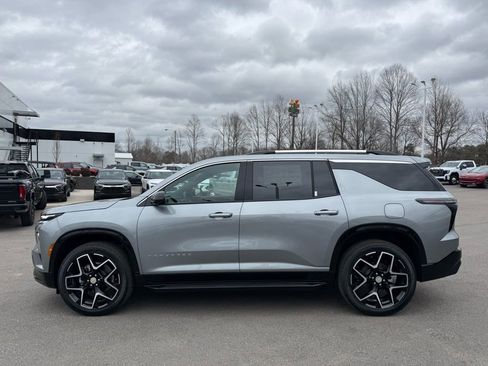 New 2026 Chevrolet Traverse High Country image 2