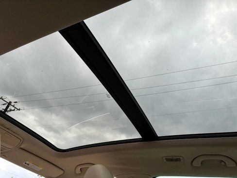 Used 2014 Volkswagen Tiguan SEL image 25