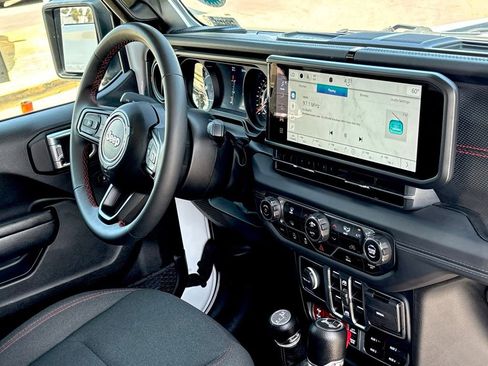 Used 2024 Jeep Wrangler Unlimited Rubicon image 27