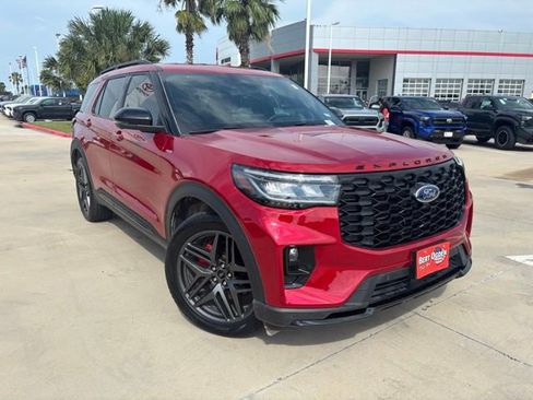 Used 2025 Ford Explorer ST-Line w/ Premium Package RWD image 1
