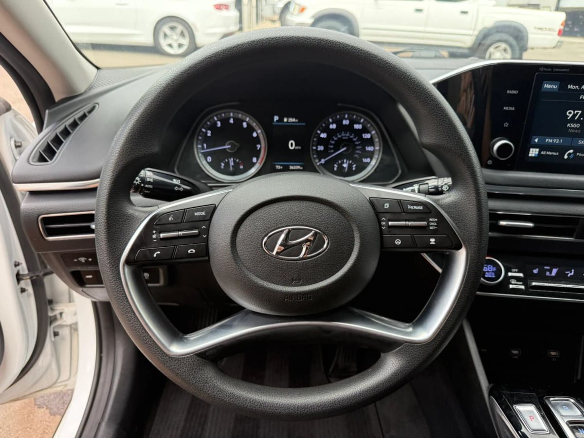 Used 2021 Hyundai Sonata SEL w/ Preferred Accessory Package FWD image 34