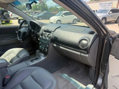 Used 2004 MAZDA MAZDA6 s w/ Luxury Pkg FWD image 5