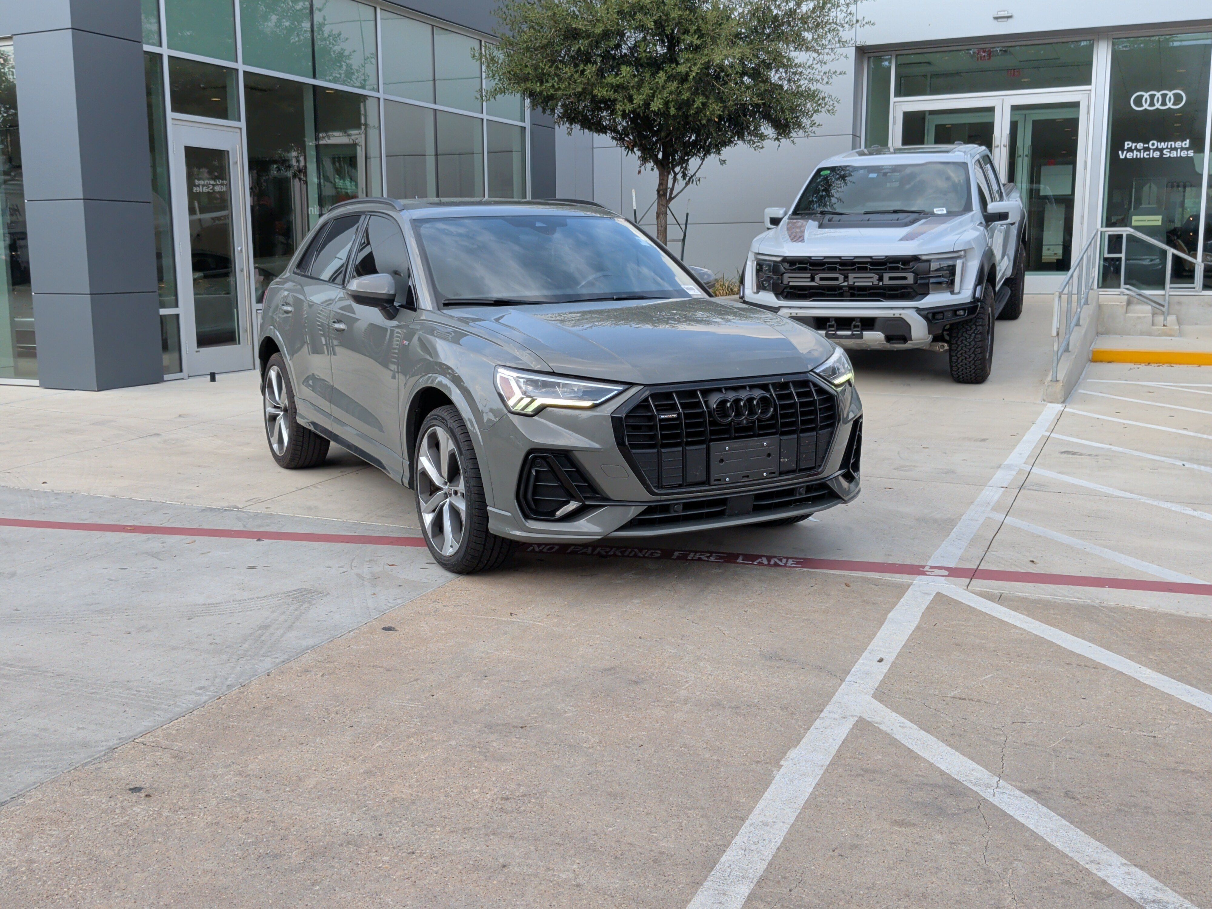 Used 2022 Audi Q3 2.0T Premium Plus AWD/4WD image 2