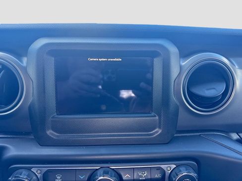 Used 2022 Jeep Gladiator Sport AWD/4WD image 15
