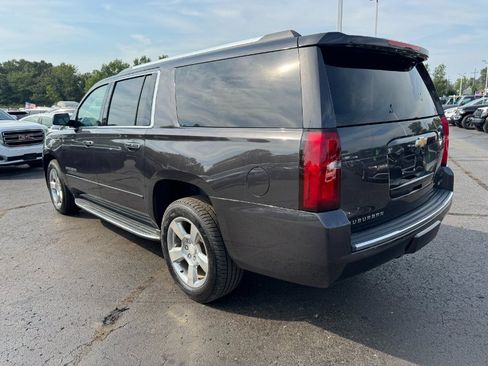 Used 2018 Chevrolet Suburban Premier AWD/4WD image 3