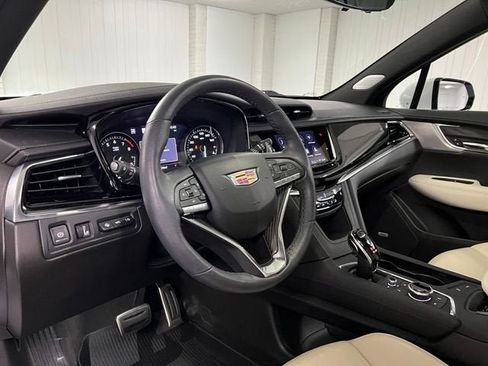 Certified 2025 Cadillac XT6 Sport w/ Technology Package AWD/4WD image 14