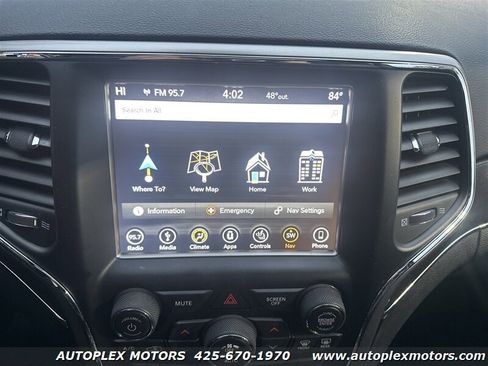 Used 2018 Jeep Grand Cherokee Limited image 29