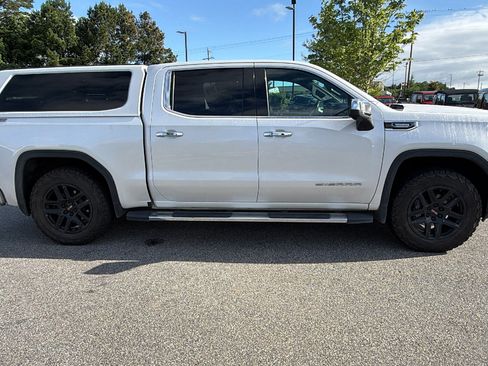 Used 2021 GMC Sierra 1500 SLT w/ SLT Premium Plus Package AWD/4WD image 7