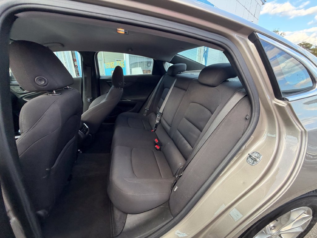 Used 2022 Chevrolet Malibu LT FWD image 10