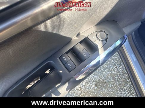 Used 2025 Chevrolet Traverse LT image 23