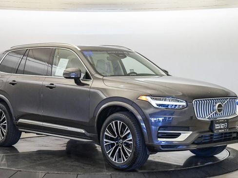 Certified 2024 Volvo XC90 T8 Core AWD/4WD image 6