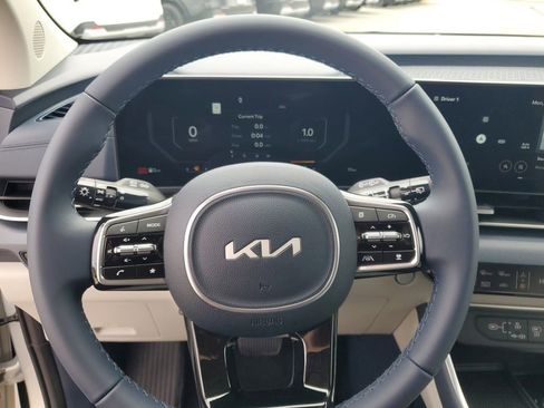 New 2026 Kia Carnival SX FWD image 11