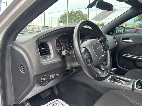 Used 2023 Dodge Charger SXT RWD image 12