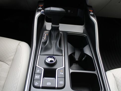 New 2026 Kia Sorento S w/ S Panoramic Sunroof Package FWD image 32