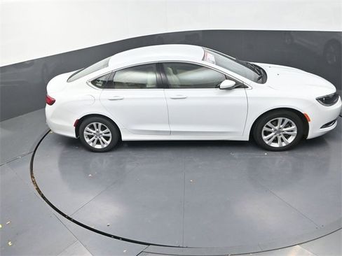Used 2016 Chrysler 200 Limited image 26