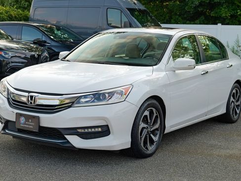 Used 2016 Honda Accord EX image 3