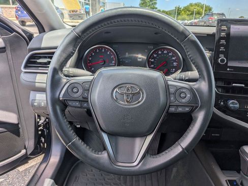 Used 2022 Toyota Camry XSE FWD image 18