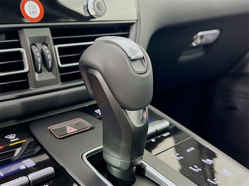 New 2026 Porsche Macan image 19