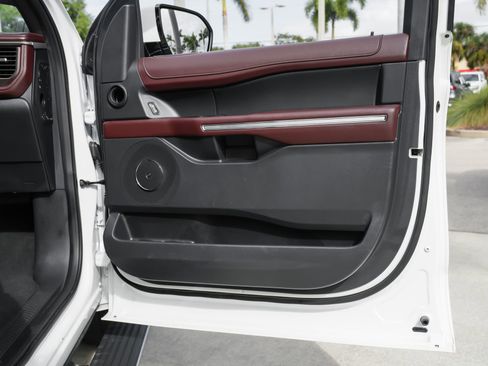 Used 2024 Ford Expedition Max Limited image 38