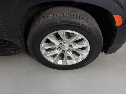 Used 2024 Chevrolet Suburban Premier image 11