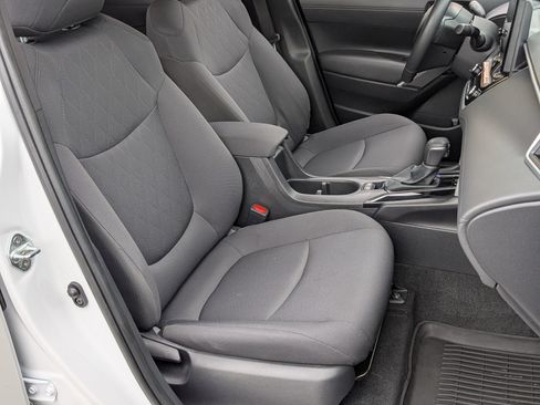 Used 2024 Toyota Corolla Cross LE FWD image 20