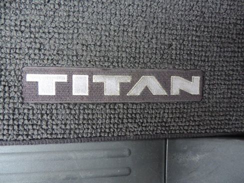 Used 2017 Nissan Titan SV image 20