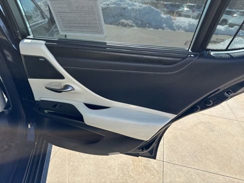 Used 2022 Lexus ES 350 Ultra Luxury w/ Accessory Package 2 image 31