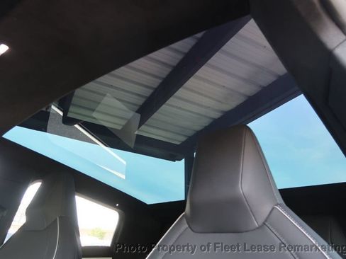 Used 2024 Tesla Cybertruck AWD Crew Cab image 35