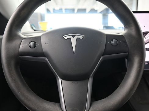 Used 2021 Tesla Model Y Long Range AWD/4WD image 19