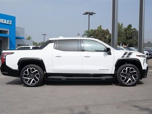 New 2024 Chevrolet Silverado EV RST image 42