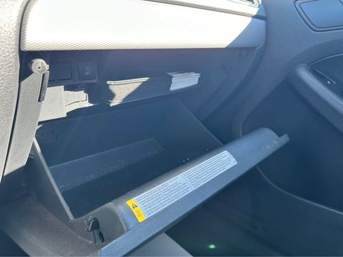 Used 2017 Volkswagen Jetta SE image 19