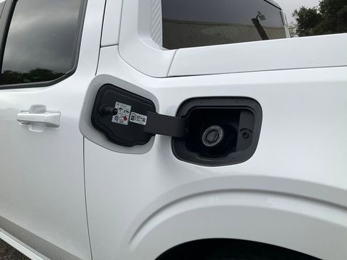 New 2025 Ford Maverick XLT w/ XLT Luxury Package image 21