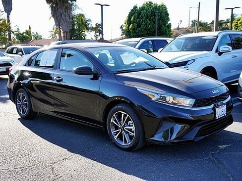 Used 2023 Kia Forte LXS FWD image 6