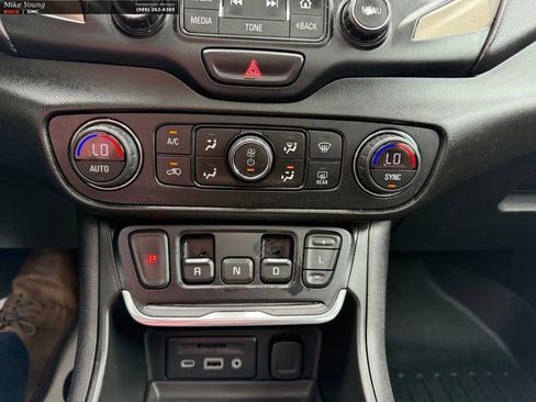 Used 2018 GMC Terrain Denali w/ Advanced Safety Package AWD/4WD image 27