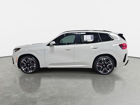 Certified 2025 BMW X3 xDrive30i w/ M Sport Package image 9