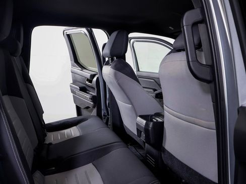 Used 2025 Toyota Tacoma TRD Off-Road image 7