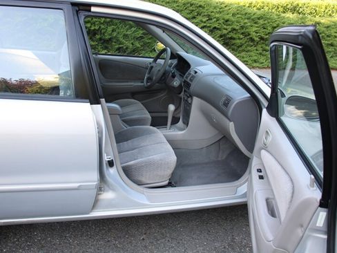 Used 2002 Toyota Corolla LE FWD image 13