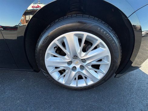 Used 2015 Chevrolet Impala LS w/ LS Convenience Package image 28