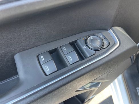 Used 2024 Chevrolet Silverado 1500 LT image 8